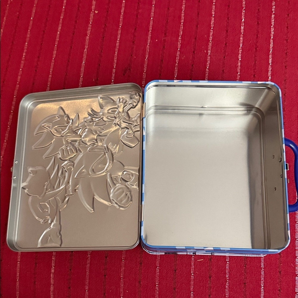Sonic the Hedgehog Themed Metal Lunchbox with Handle. Like New! - Picture 7 of 7
